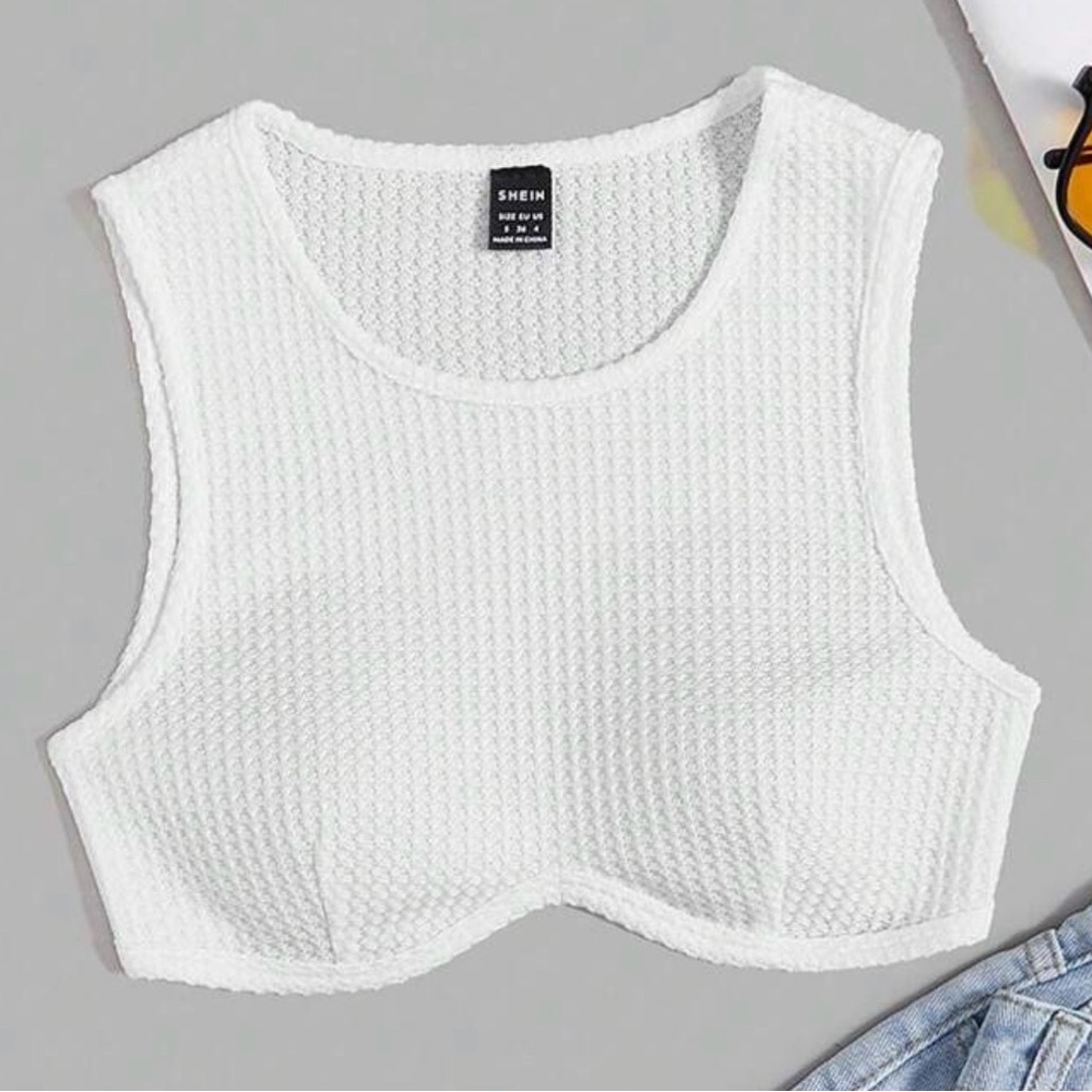 SHEIN White Textured Crop Top